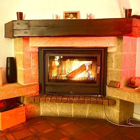 Cheerful Villa With Fireplace, Bath-Tub And Garden Noville Luaran gambar
