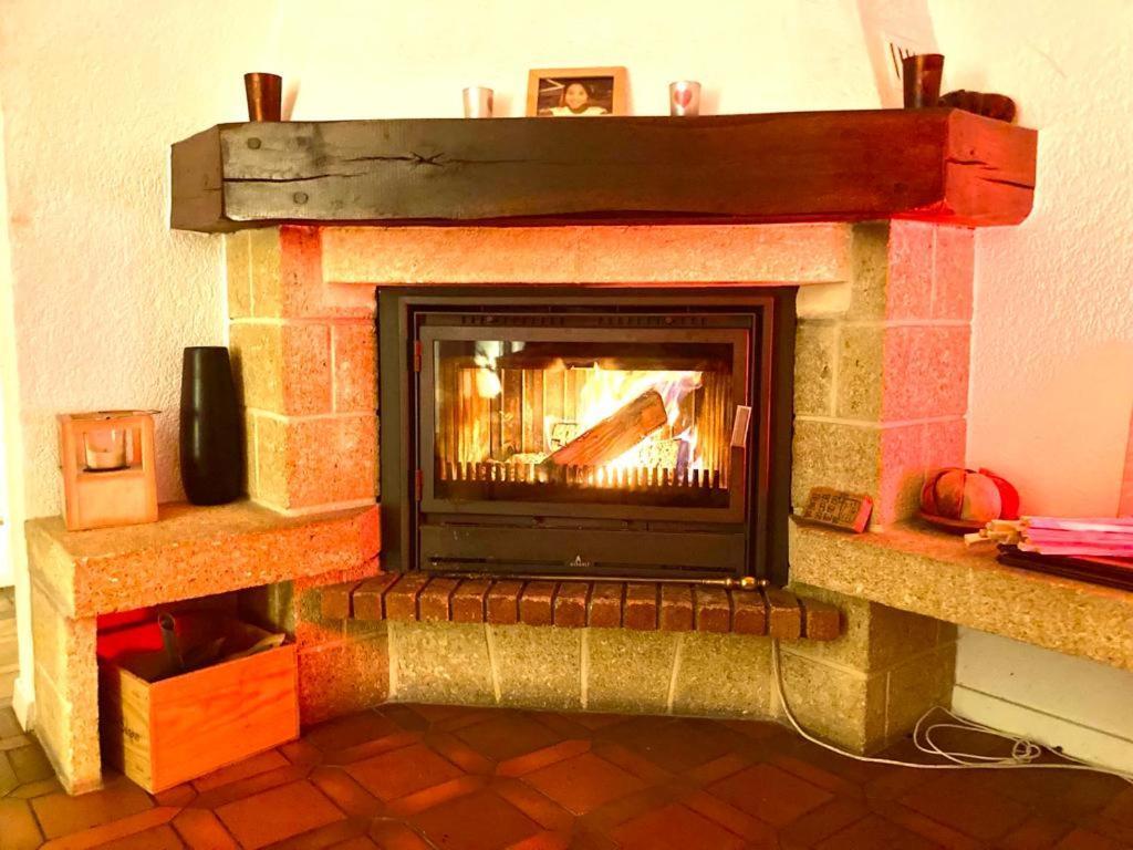 Cheerful Villa With Fireplace, Bath-Tub And Garden Noville Luaran gambar
