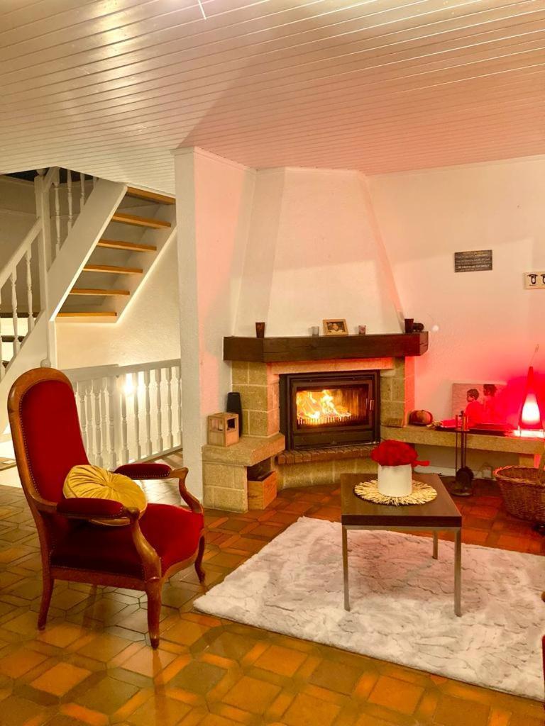 Cheerful Villa With Fireplace, Bath-Tub And Garden Noville Luaran gambar