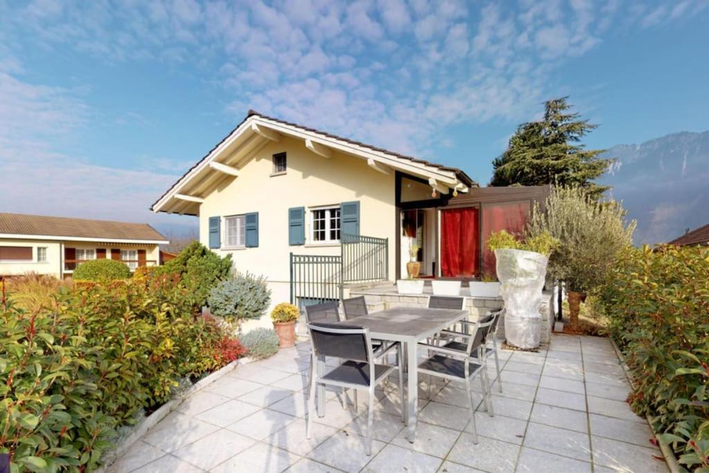 Cheerful Villa With Fireplace, Bath-Tub And Garden Noville Luaran gambar