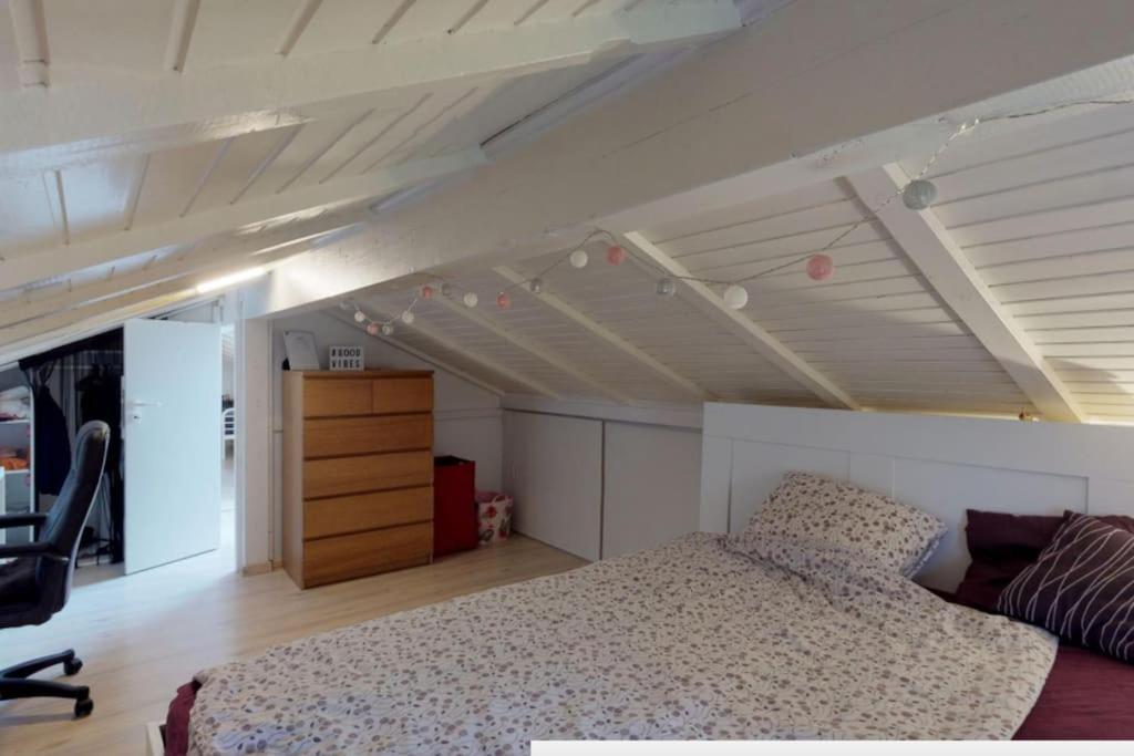 Cheerful Villa With Fireplace, Bath-Tub And Garden Noville Luaran gambar