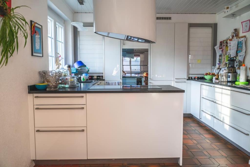 Cheerful Villa With Fireplace, Bath-Tub And Garden Noville Luaran gambar