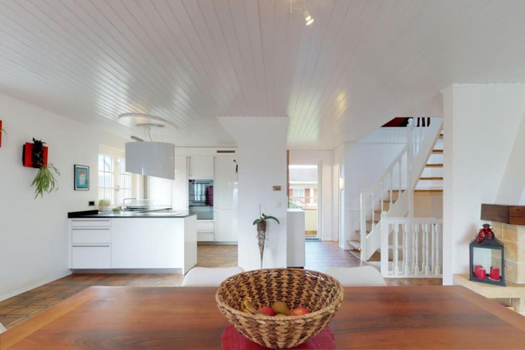 Cheerful Villa With Fireplace, Bath-Tub And Garden Noville Luaran gambar